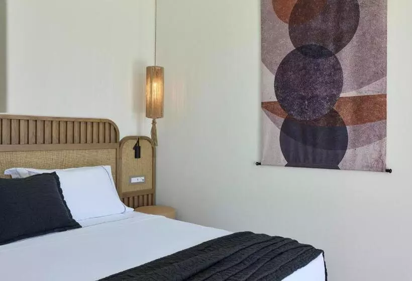 Apanemo Hotel & Suites