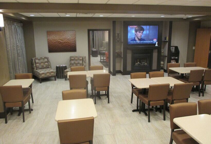 בית מלון כפרי Best Western Plus Omaha Airport Inn