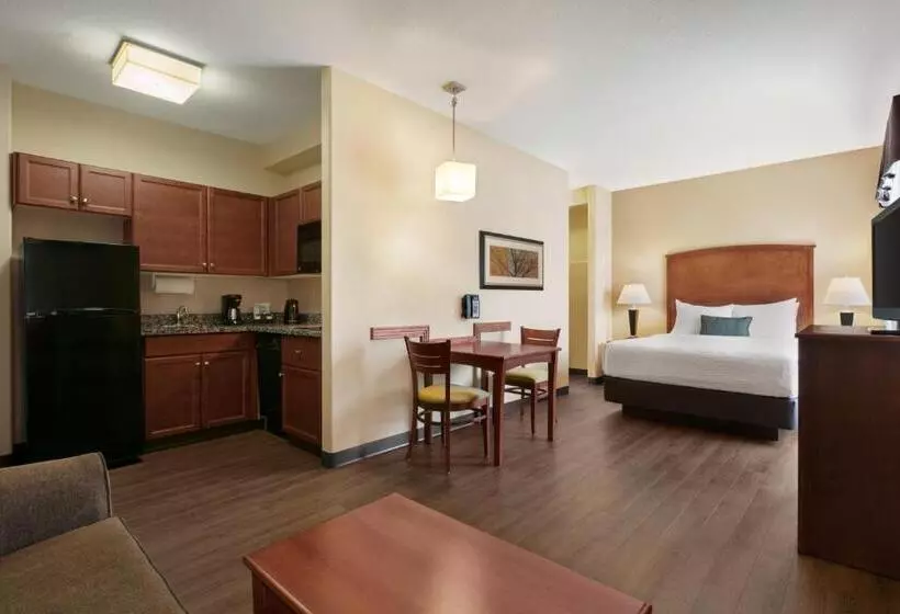 酒店 Days Inn & Suites By Wyndham Sherwood Park Edmonton