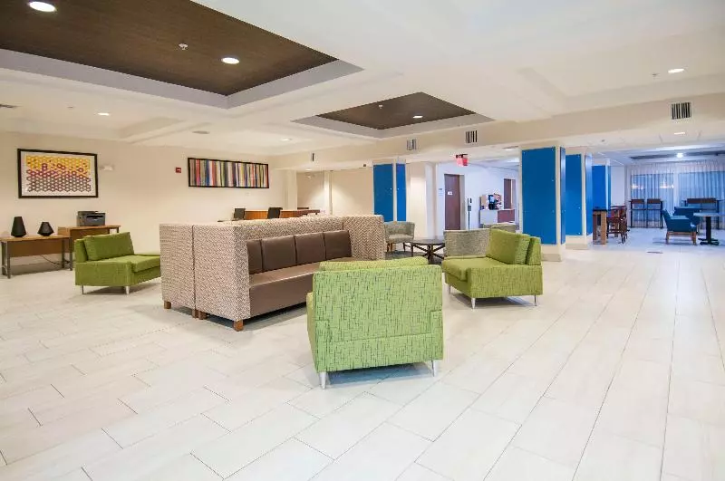 Holiday Inn Express Hotel & Suites Biloxi  Ocean Springs, An Ihg