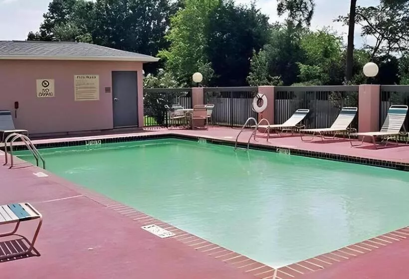 Holiday Inn Express Hotel & Suites Cleveland By Ihg