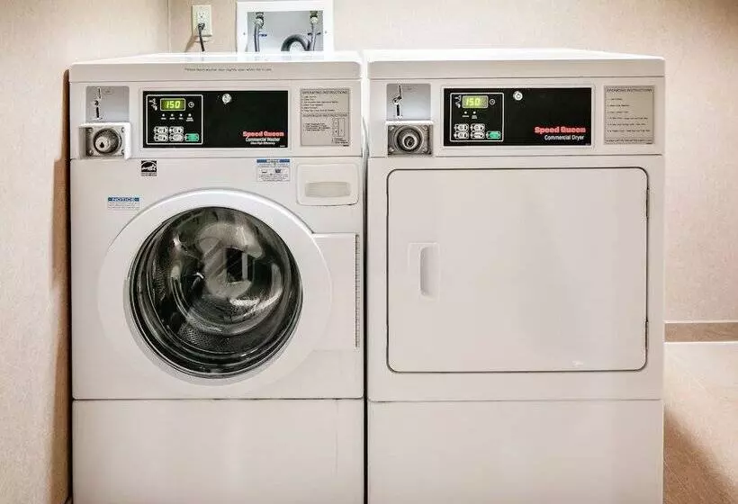 Holiday Inn Express Hotel & Suites Coralville, An Ihg