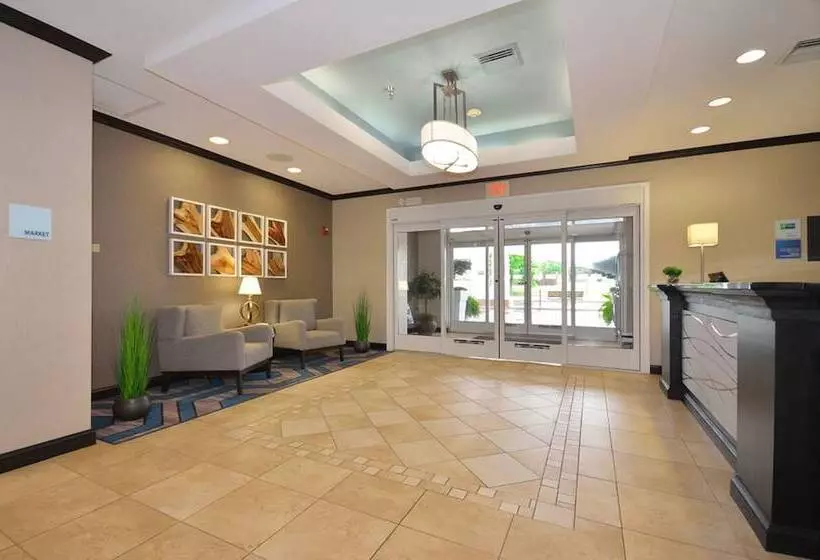 호텔 Holiday Inn Express & Suites Farmington By Ihg