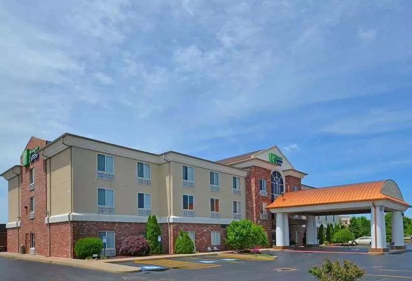 호텔 Holiday Inn Express & Suites Farmington By Ihg