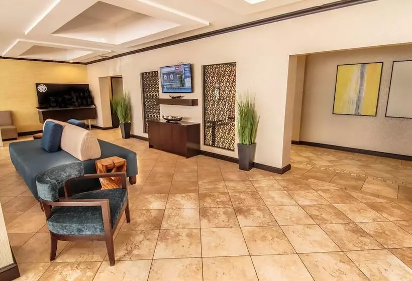 호텔 Holiday Inn Express & Suites Farmington By Ihg