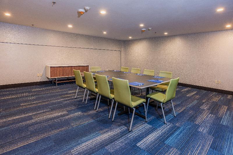 Holiday Inn Express Hotel & Suites Swansea, An Ihg