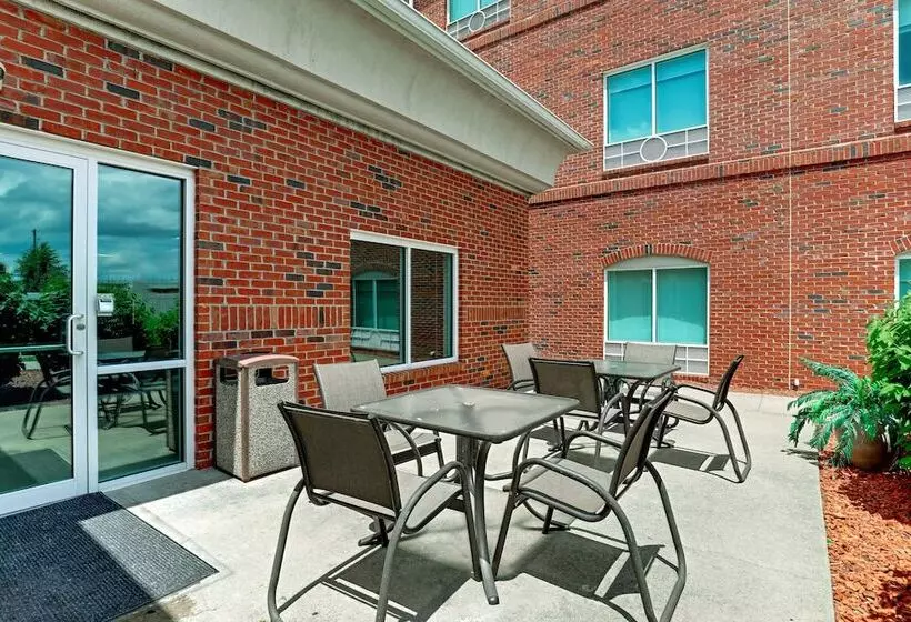 Отель Holiday Inn Express Campbellsville, An Ihg