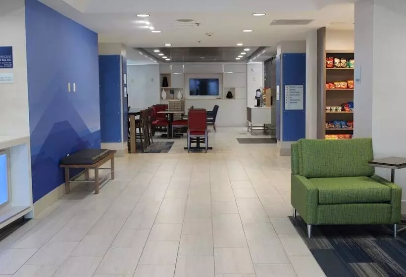 Отель Holiday Inn Express Forest City, An Ihg