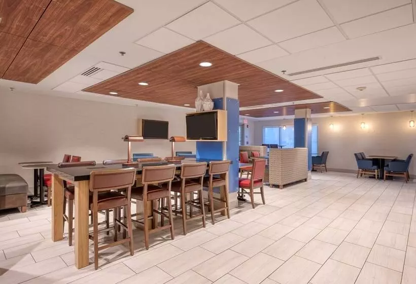 ホテル Holiday Inn Express Radcliff Fort Knox, An Ihg