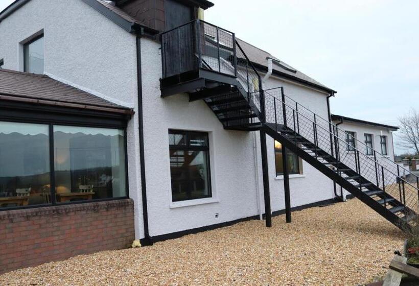 Bed and Breakfast Hillview Lodge