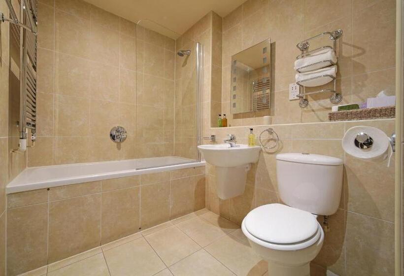 住宿加早餐  The Masons Arms