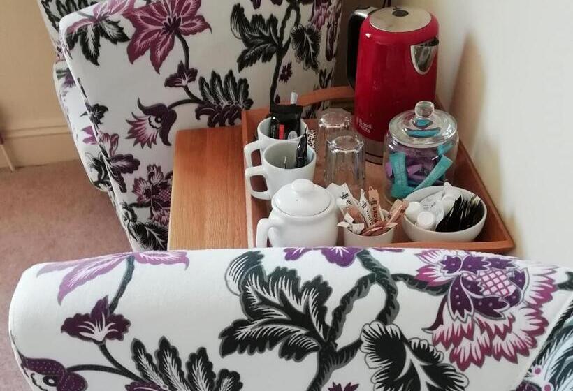 住宿加早餐  The Masons Arms