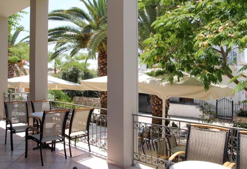 בית מלון כפרי Achilles