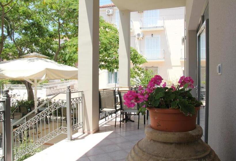 בית מלון כפרי Achilles