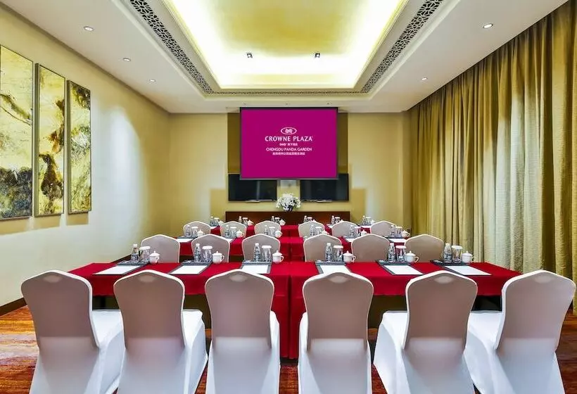 Отель Crowne Plaza Chengdu Panda Garden By Ihg