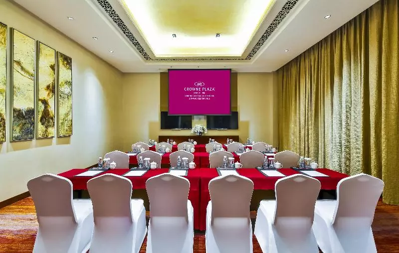 Отель Crowne Plaza Chengdu Panda Garden By Ihg