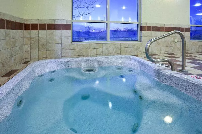 Holiday Inn Express Hotel & Suites Grand Forks, An Ihg