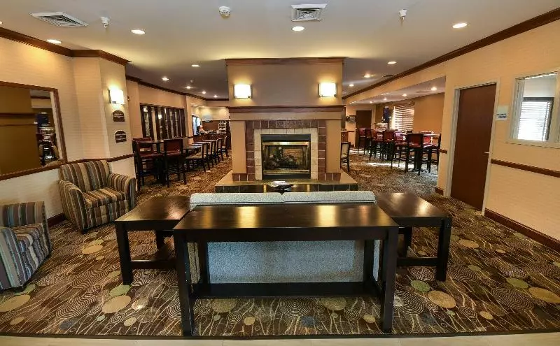 Holiday Inn Express Hotel & Suites Grand Forks, An Ihg