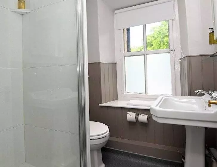 Hotel Wheatsheaf, Baslow By Marston S Inns