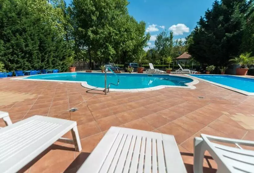 Pater Apartments And Rooms