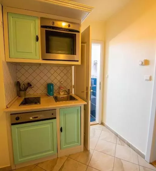 Pater Apartments And Rooms