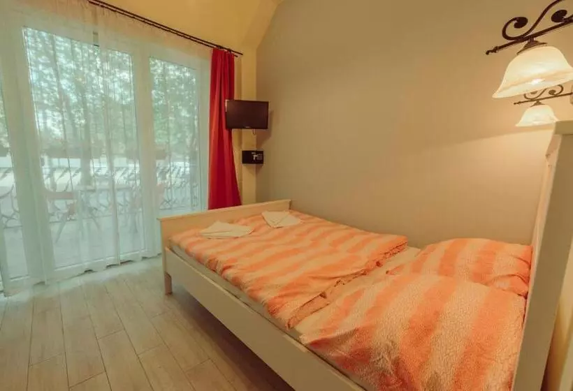 Pater Apartments And Rooms