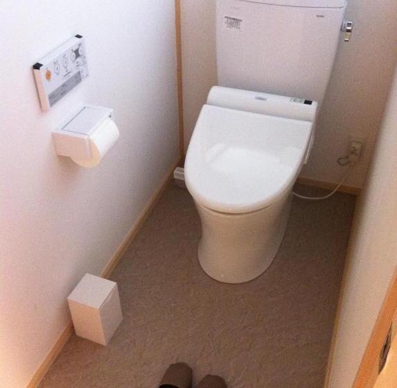 旅館 Izuyasu Traditional Kyoto Inn Serving Kyoto Cuisine