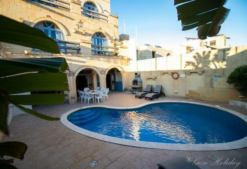 تختخواب و صبحانه Lellux Qala