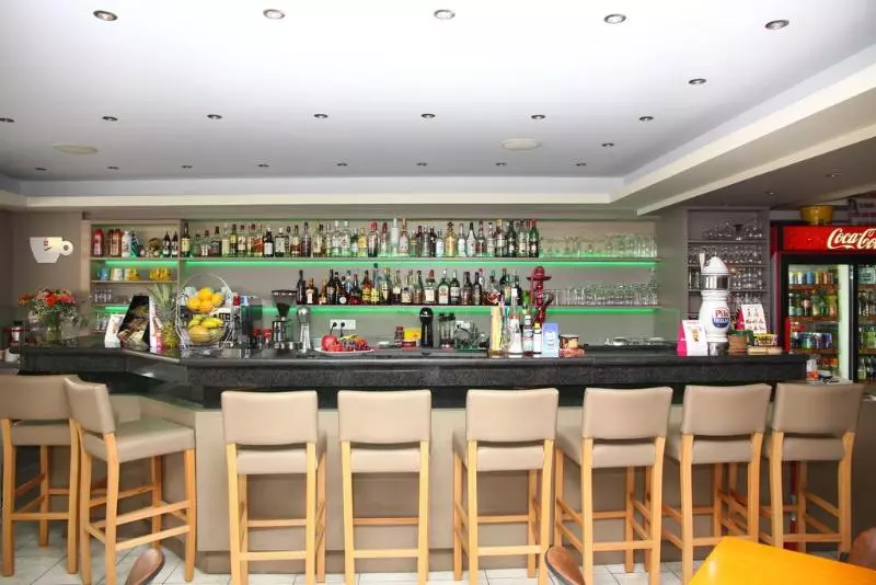 Acropolis Apartments