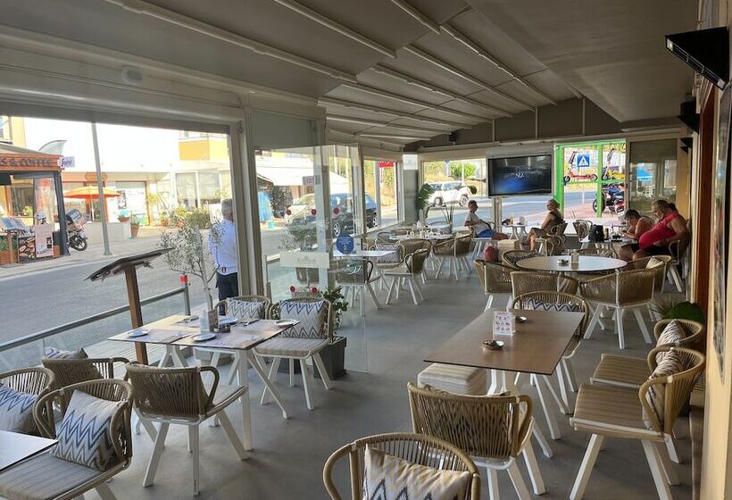 Acropolis Apartments