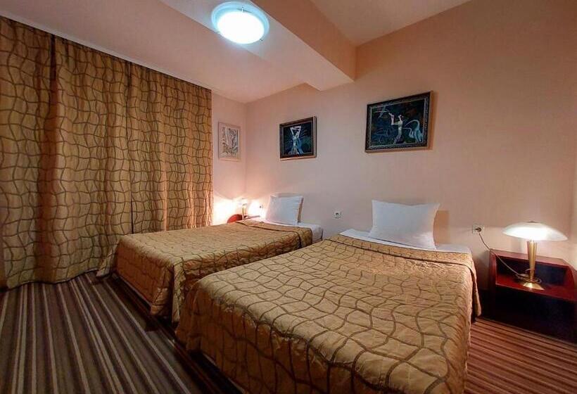 Family Art Hotel Gallery