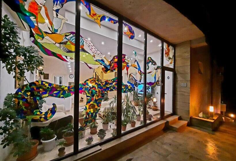 Family Art Hotel Gallery