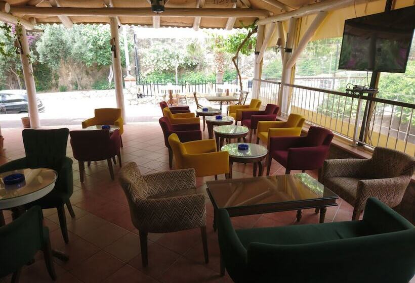 בית מלון כפרי Ata Lagoon Beach