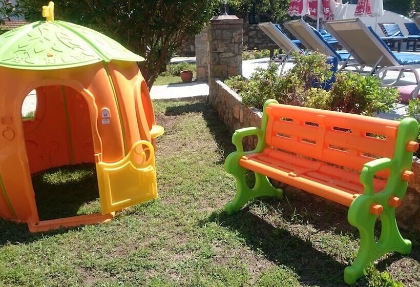 בית מלון כפרי Ata Lagoon Beach