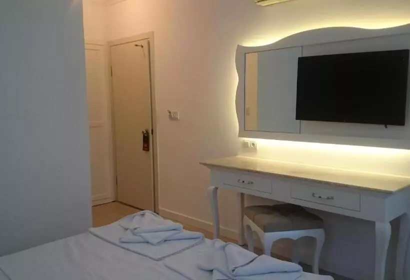 Hotelli Ata Lagoon Beach