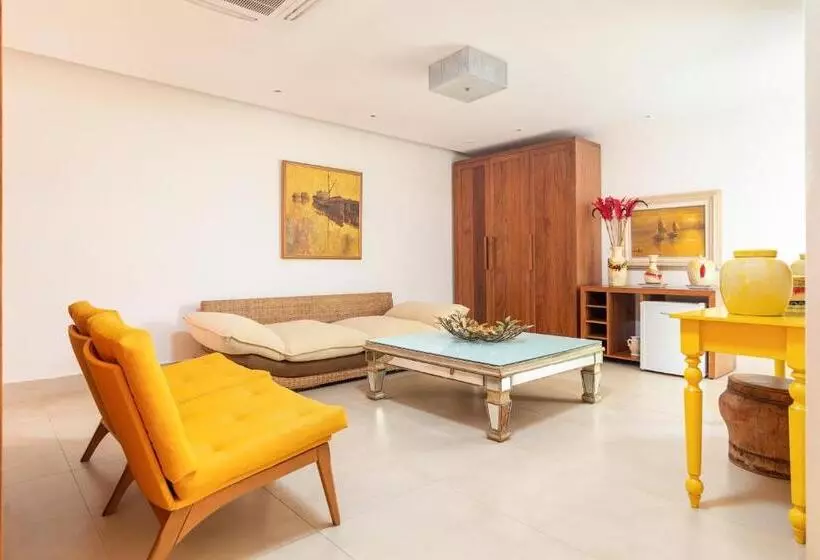 בית מלון כפרי Costa do Sol Boutique