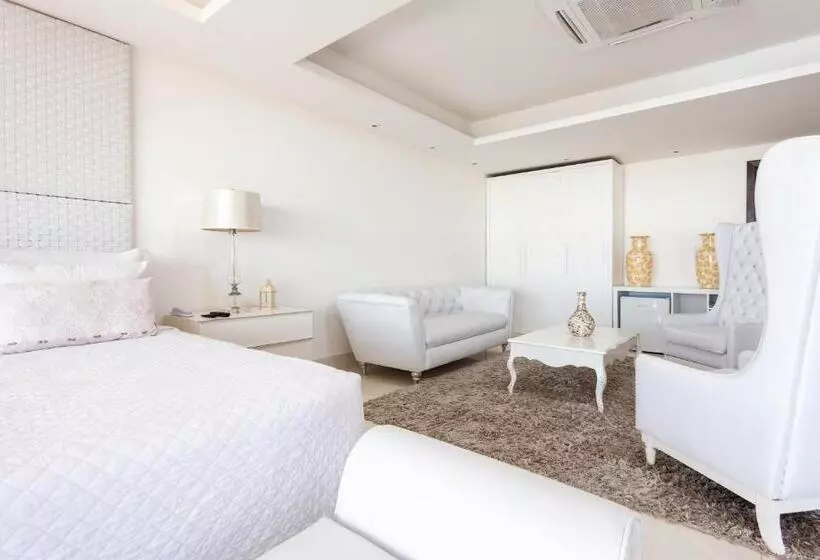 בית מלון כפרי Costa do Sol Boutique