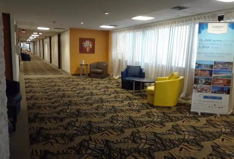 هتل Howard Johnson By Wyndham San Juan Centro Cardiovascular