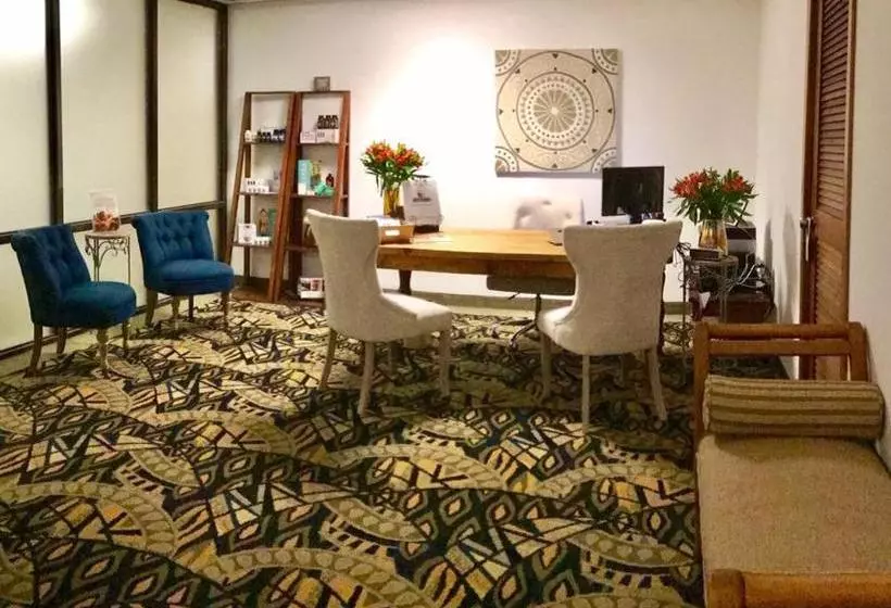 هتل Howard Johnson By Wyndham San Juan Centro Cardiovascular