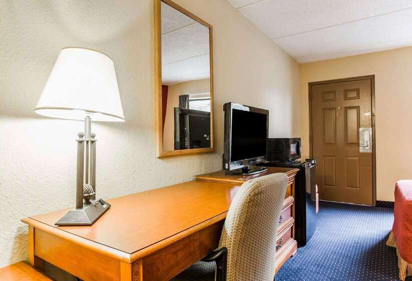 هتل Rodeway Inn Charlotte Downtown