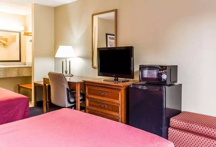 هتل Rodeway Inn Charlotte Downtown