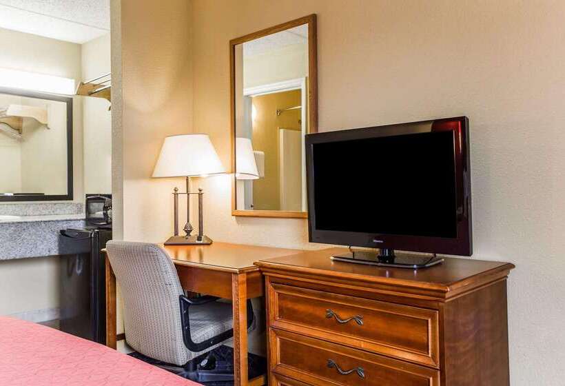 هتل Rodeway Inn Charlotte Downtown