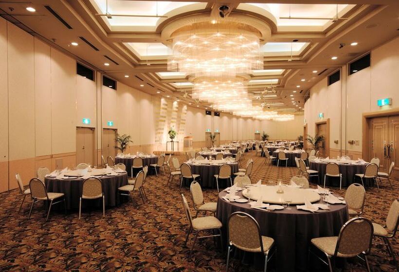 Rusutsu Resort Hotel & Convention