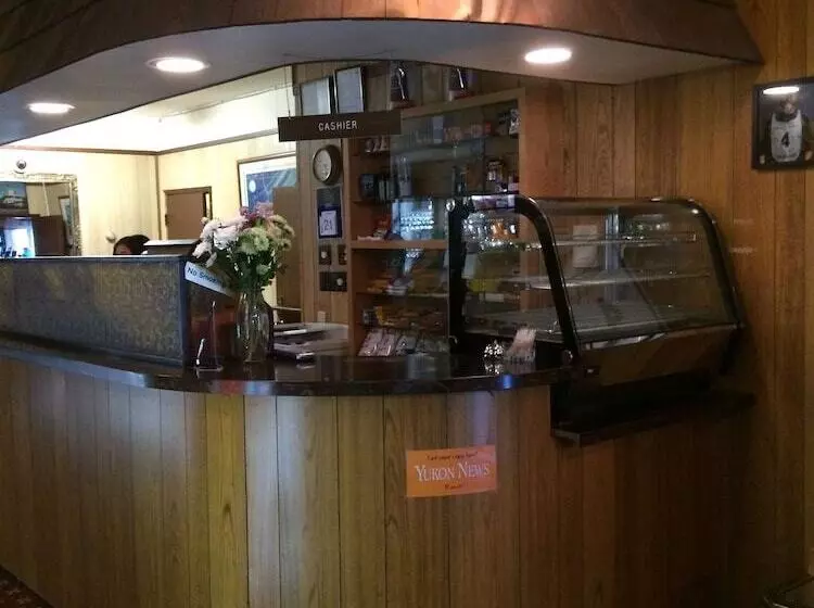 Hotelli Airport Chalet