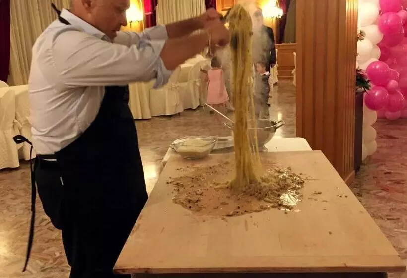 Hotelli Oscar E Amorina