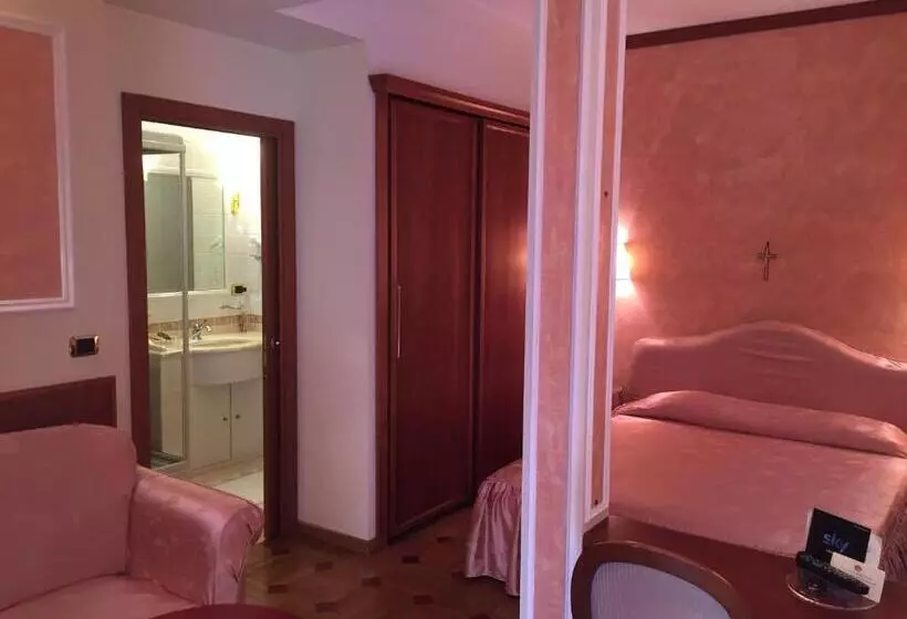 Hotelli Oscar E Amorina