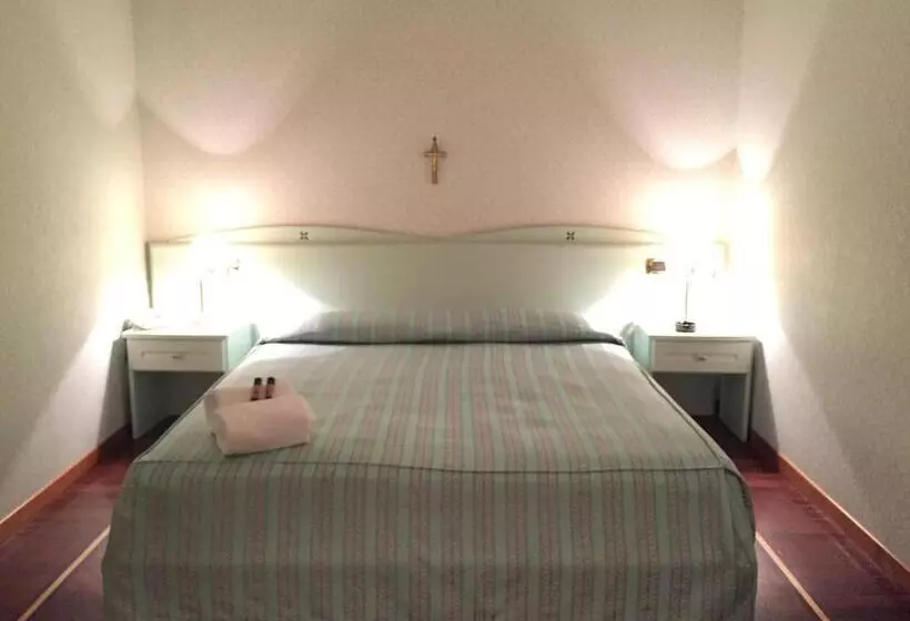 Hotelli Oscar E Amorina