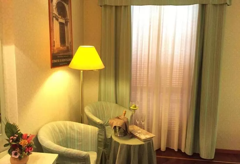 Hotelli Oscar E Amorina