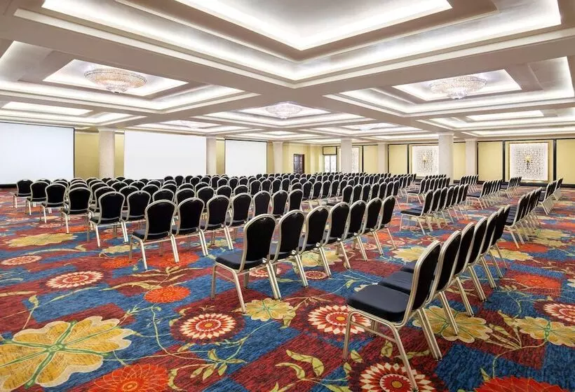 Отель Ibis Bandung Trans Studio