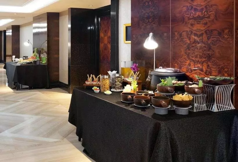 Отель Ibis Bandung Trans Studio